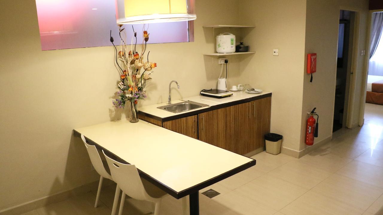 Legallery Suites Hotel Bandar Seri Begawan Esterno foto