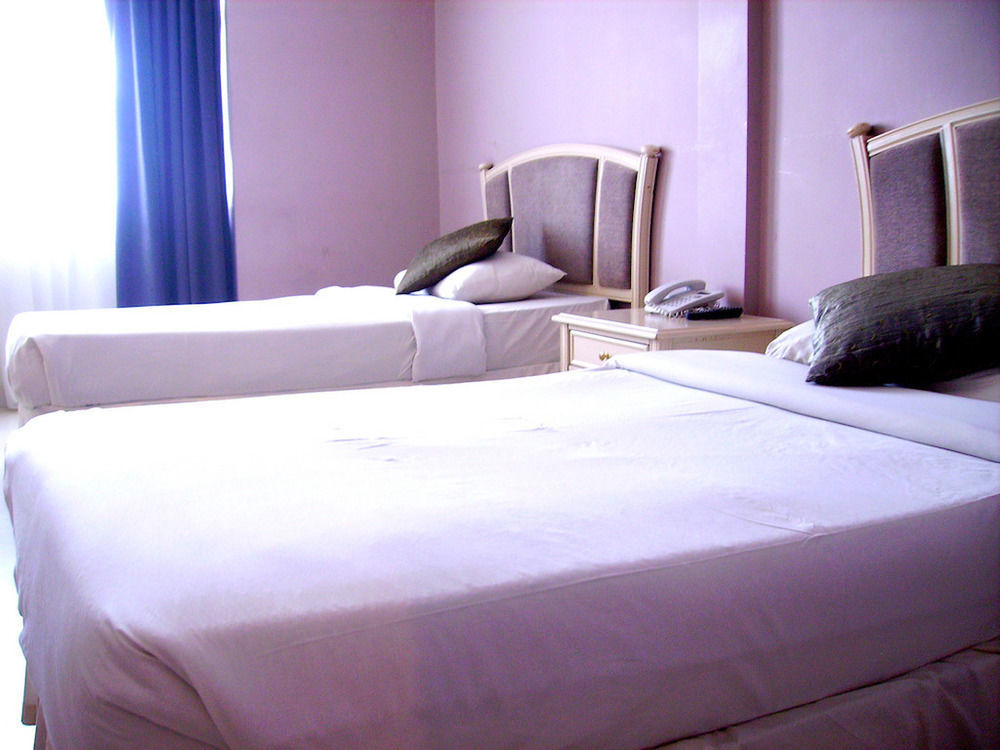 Legallery Suites Hotel Bandar Seri Begawan Esterno foto