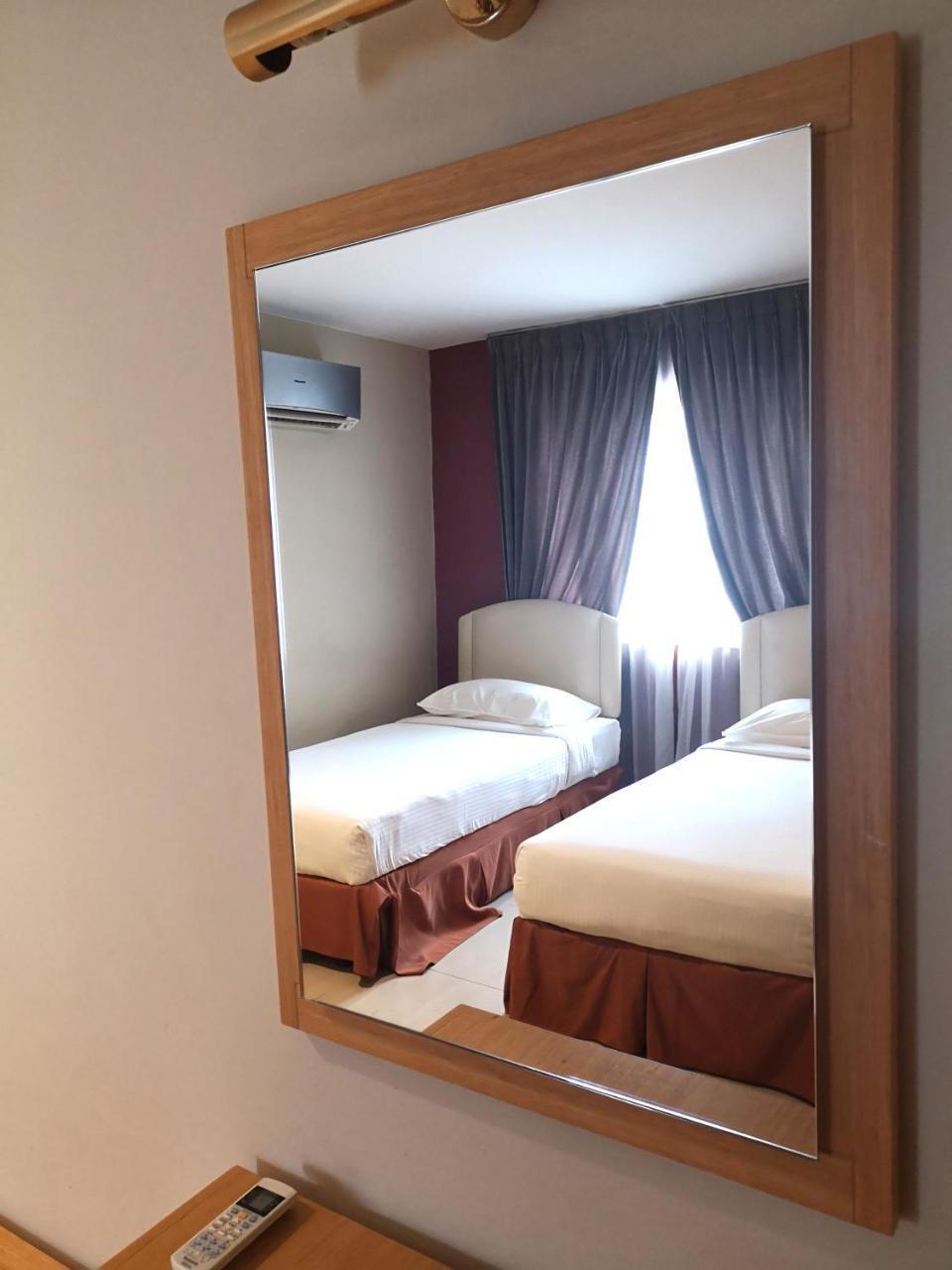 Legallery Suites Hotel Bandar Seri Begawan Esterno foto