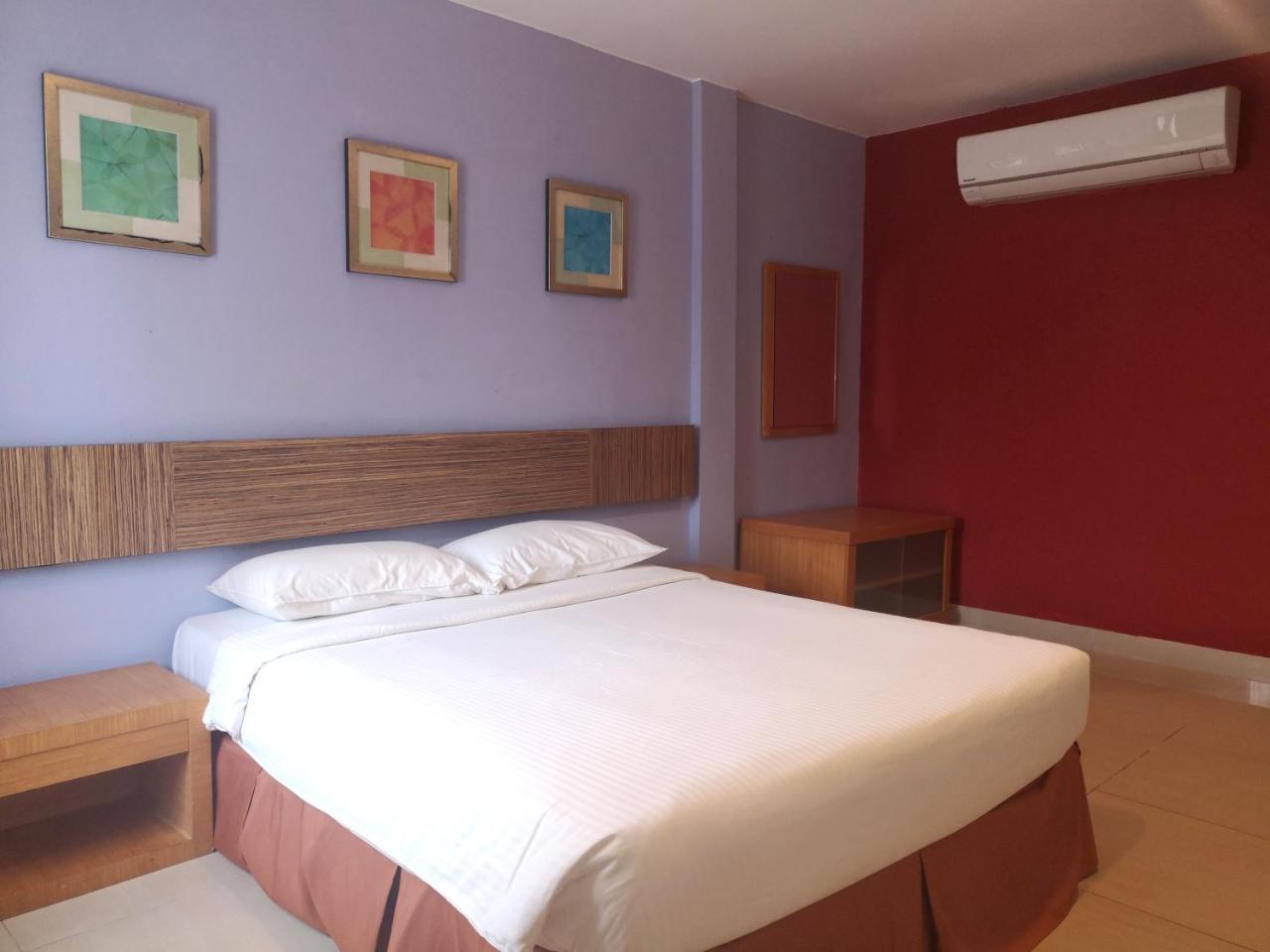 Legallery Suites Hotel Bandar Seri Begawan Esterno foto