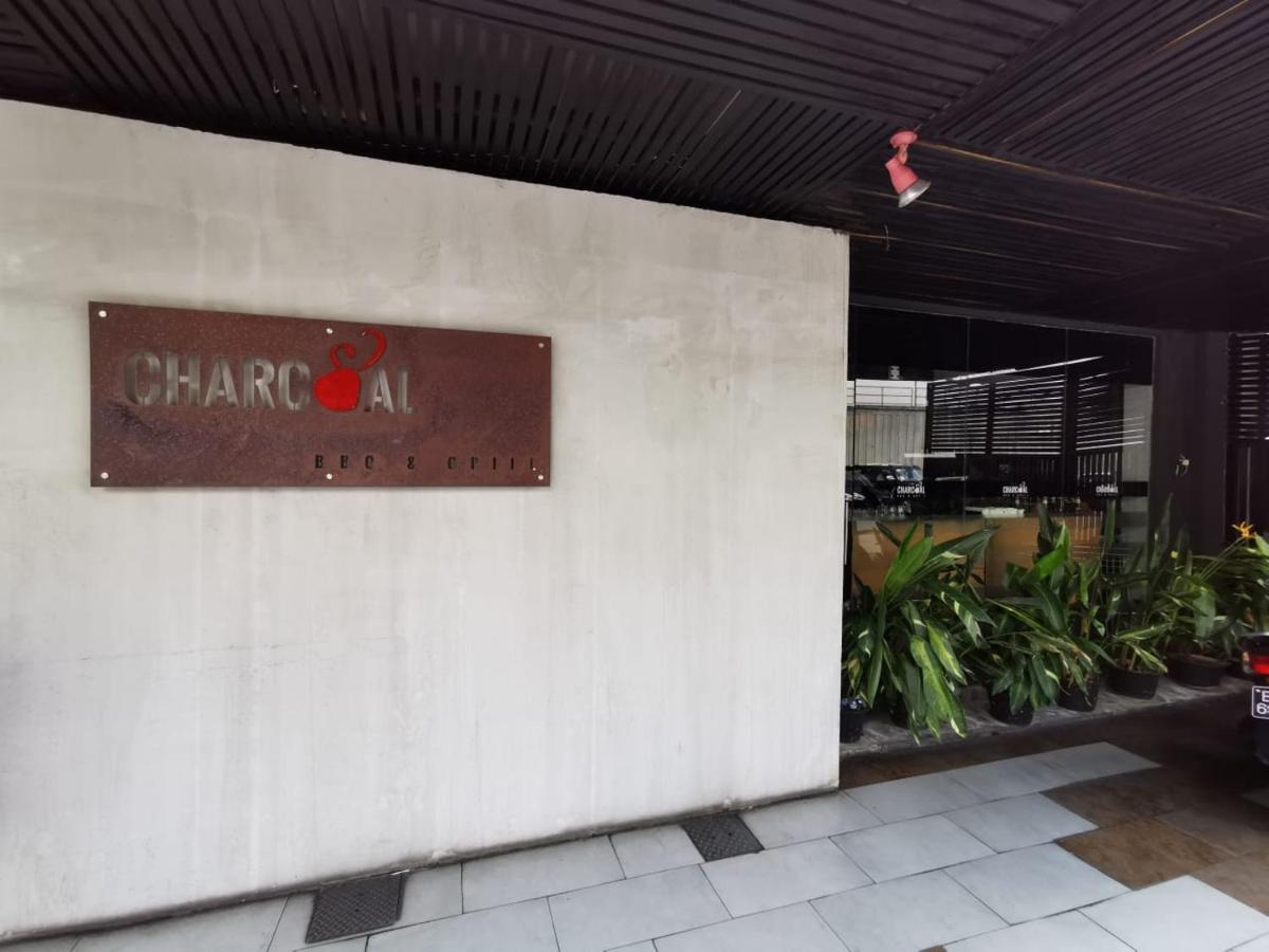 Legallery Suites Hotel Bandar Seri Begawan Esterno foto
